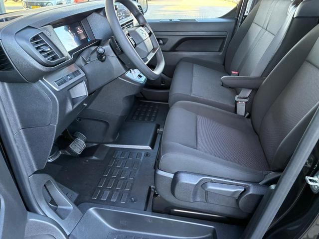 Opel Vivaro Kombi XL 2.0 Diesel Automatik 177 PS / 9-Sitzer AHK LED NAVI 