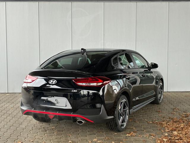 Hyundai i30 N-Line Fastback DCT 1.5 T-GDI mHev / Navi ACC Sitz & Lenkradheizung LED Alu 18" 