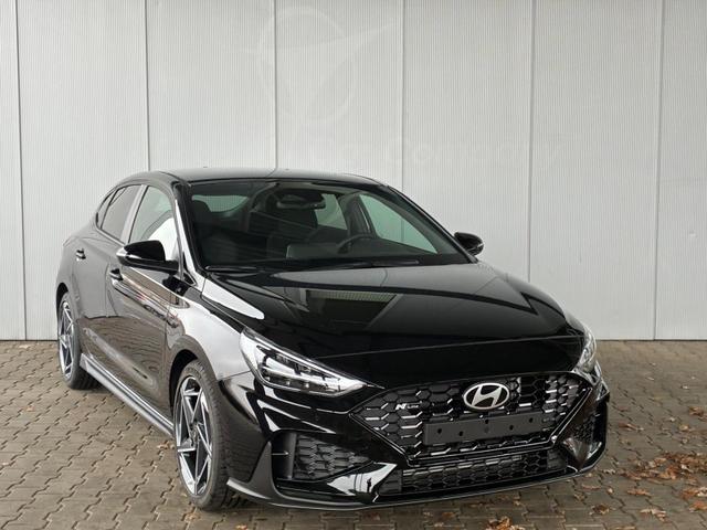 Hyundai i30 N-Line Fastback DCT 1.5 T-GDI mHev / Navi ACC Sitz & Lenkradheizung LED Alu 18" 