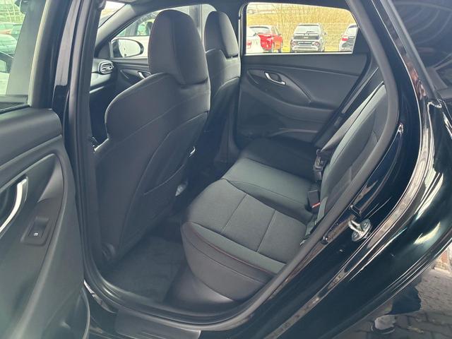 Hyundai i30 N-Line Fastback DCT 1.5 T-GDI mHev / Navi ACC Sitz & Lenkradheizung LED Alu 18" 