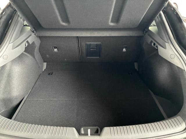 Hyundai i30 N-Line Fastback DCT 1.5 T-GDI mHev / Navi ACC Sitz & Lenkradheizung LED Alu 18" 