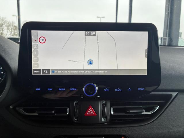 Hyundai i30 N-Line Fastback DCT 1.5 T-GDI mHev / Navi ACC Sitz & Lenkradheizung LED Alu 18" 