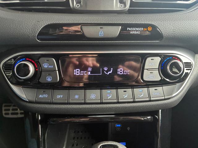 Hyundai i30 N-Line Fastback DCT 1.5 T-GDI mHev / Navi ACC Sitz & Lenkradheizung LED Alu 18" 