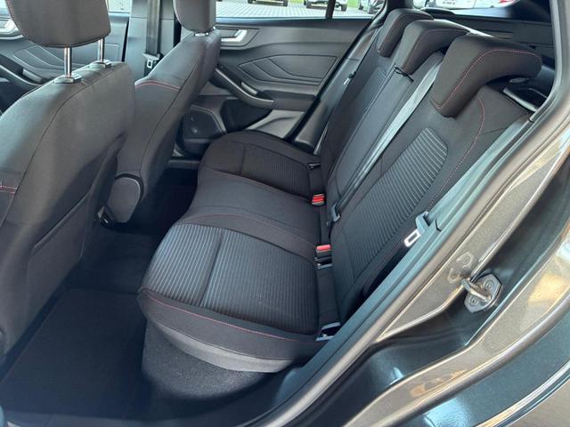 Ford Focus Turnier ST Line X 1.0 7AT / Winterpaket PDC V&H + Kamera LED Kurvenlicht Alu 17" *Frei Haus geliefert, ab der 2. Bestellung* 