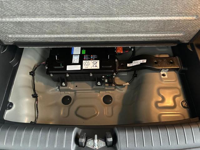 Hyundai BAYON Premium 1.0 T-GDI 100 PS 48V 7DCT / Keyless ACC Soundsystem BOSE Sitz + Lenkradheizung LED Navi PDC V&H Kamera Totwinkel Alu 16" 