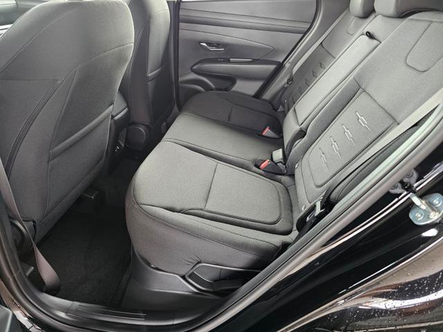 Hyundai TUCSON E-Motion 1.6 T-GDi 2WD HEV / Panoramadach ACC LED Sitz + Lenkradheizung Navi PDC V&H Kamera Alu 18" 