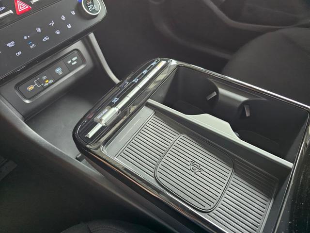 Hyundai TUCSON E-Motion 1.6 T-GDi 2WD HEV / Panoramadach ACC LED Sitz + Lenkradheizung Navi PDC V&H Kamera Alu 18" 