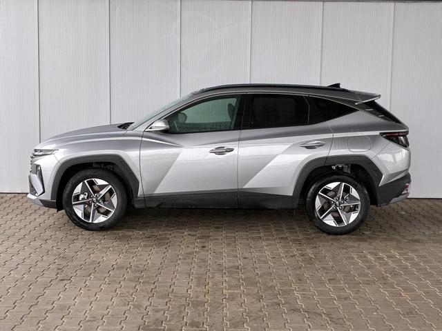 Hyundai TUCSON E-Motion 1.6 T-GDi 2WD HEV / Panoramadach ACC LED Sitz + Lenkradheizung Navi PDC V&H Kamera Alu 18" 