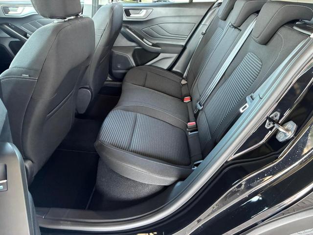 Ford Focus Turnier Active X 1.0 7AT / Winterpaket PDC V&H + Kamera LED Kurvenlicht Alu 17" 