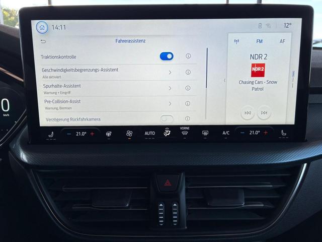 Ford Focus Turnier Active X 1.0 7AT / Winterpaket PDC V&H + Kamera LED Kurvenlicht Alu 17" 