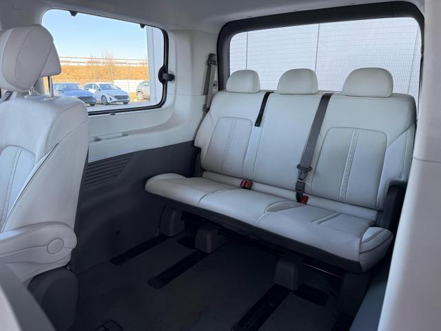 Hyundai Staria Luxury 1.6 T-GDi HEV 2WD 7-Sitzer / ACC 360&deg; Kam. Pano 4x Shz Elek. Klappe + Schiebet&uuml;r 