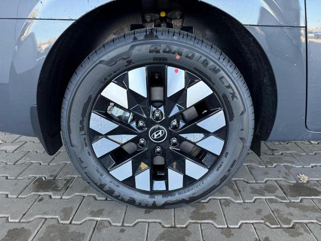 Hyundai Staria Luxury 1.6 T-GDi HEV 2WD 7-Sitzer / ACC 360&deg; Kam. Pano 4x Shz Elek. Klappe + Schiebet&uuml;r 