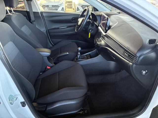 Hyundai BAYON Comfort 1.2 GDI 79 PS 5MT / LED Tempomat Navi R&uuml;ckfahrkamera Alu 16" 