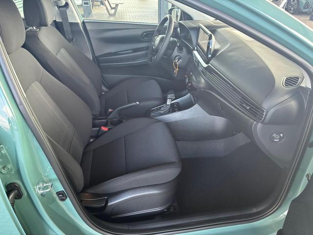 Hyundai i20 Comfort 1.0 T-GDi 7DCT / Navi Tempomat Sitz + Lenkradheizung PDC Hinten mit Kamera 