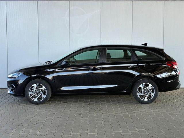 Hyundai i30 Kombi Comfort 1.5 GDI 95PS 6MT Navi / PDC V&H. m. Kamera LED Nebel 15'' LM 