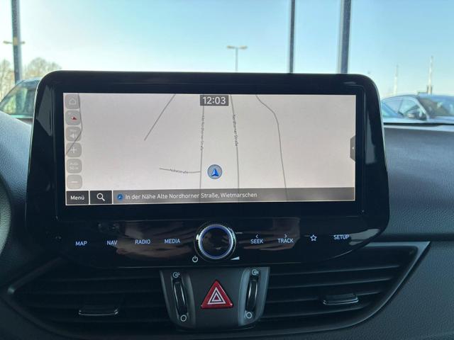 Hyundai i30 Kombi Comfort 1.5 GDI 95PS 6MT Navi / PDC V&H. m. Kamera LED Nebel 15'' LM 