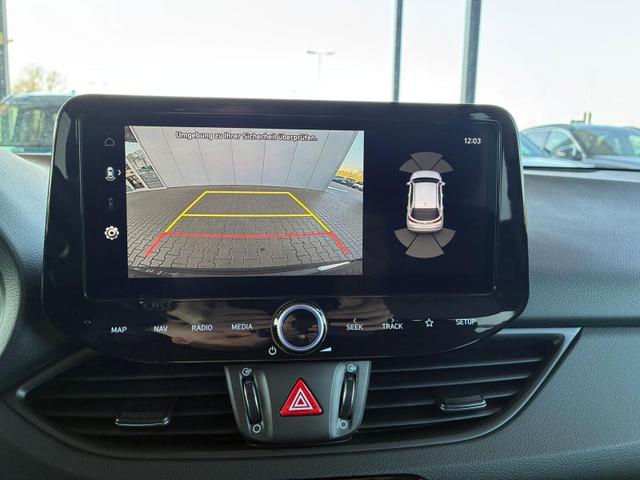 Hyundai i30 Kombi Comfort 1.5 GDI 95PS 6MT Navi / PDC V&H. m. Kamera LED Nebel 15'' LM 