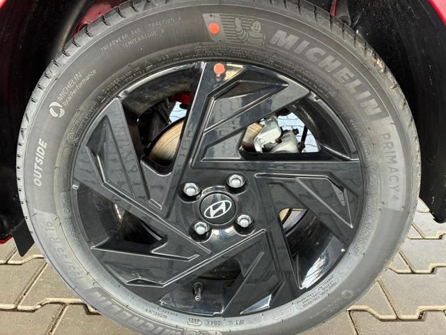 Hyundai i20 1.0 T-GDi 6 MT Go Plus Blackline / LED Sitz & Lenkr.Heiz./ PDC m.Kamera Navi Alu16 