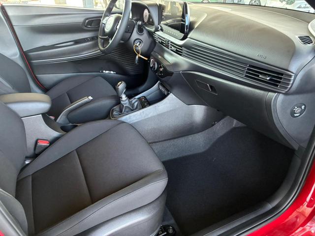 Hyundai i20 1.0 T-GDi 6 MT Go Plus Blackline / LED Sitz & Lenkr.Heiz./ PDC m.Kamera Navi Alu16 