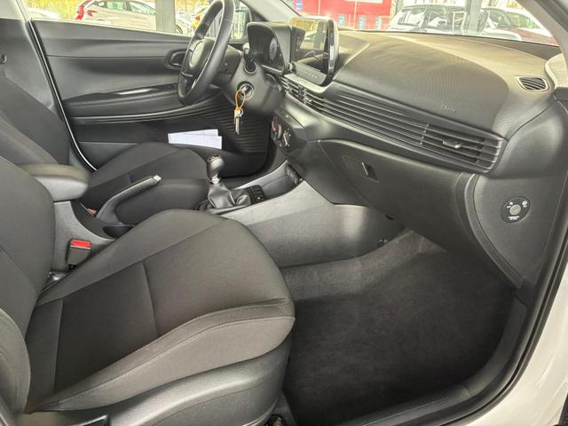 Hyundai BAYON Comfort 1.2 GDI 79 PS 5MT / LED Tempomat Navi R&uuml;ckfahrkamera Alu 16" 