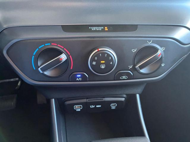 Hyundai i20 Comfort 1.0 T-GDi 7DCT / Navi Tempomat Sitz + Lenkradheizung PDC Hinten mit Kamera 