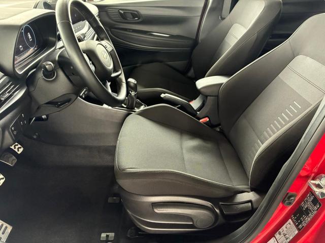 Hyundai BAYON Comfort 1.2 GDI 79 PS 5MT / LED Tempomat Navi R&uuml;ckfahrkamera Alu 16" 