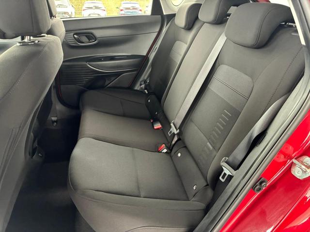 Hyundai BAYON Comfort 1.2 GDI 79 PS 5MT / LED Tempomat Navi R&uuml;ckfahrkamera Alu 16" 