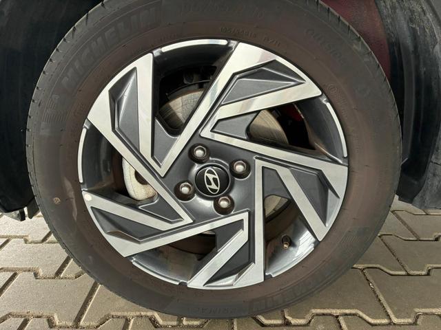 Hyundai BAYON Comfort 1.2 GDI 79 PS 5MT / LED Tempomat Navi R&uuml;ckfahrkamera Alu 16" 
