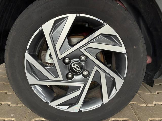 Hyundai BAYON Comfort 1.2 GDI 79 PS 5MT / LED Tempomat Navi R&uuml;ckfahrkamera Alu 16" 