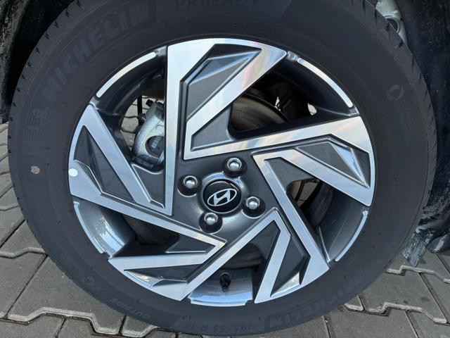 Hyundai BAYON Comfort 1.2 GDI 79 PS 5MT / LED Tempomat Navi R&uuml;ckfahrkamera Alu 16" 