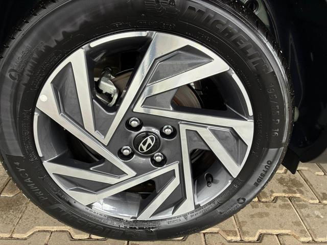 Hyundai BAYON Comfort 1.2 GDI 79 PS 5MT / LED Tempomat Navi R&uuml;ckfahrkamera Alu 16" 