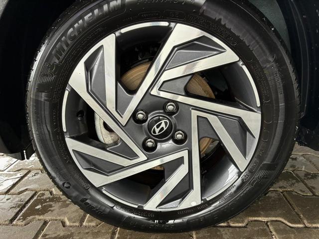 Hyundai BAYON Comfort 1.2 GDI 79 PS 5MT / LED Tempomat Navi R&uuml;ckfahrkamera Alu 16" 