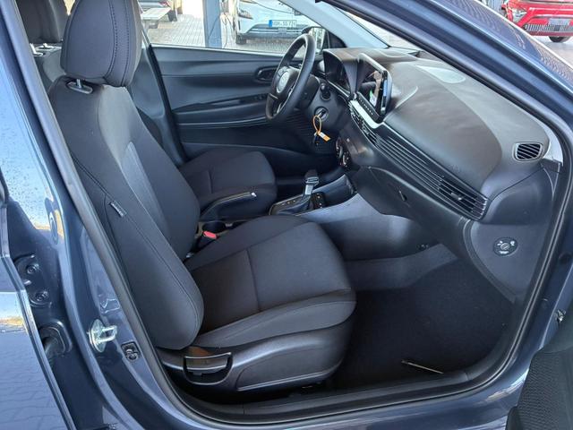 Hyundai i20 Comfort 1.0 T-GDi 7DCT / Navi Tempomat Sitz + Lenkradheizung PDC Hinten mit Kamera 