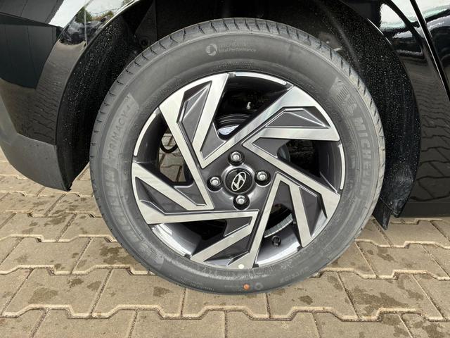 Hyundai i20 Pure 1.2 MPI / Navi PDC Hinten + Kamera Abgedunkelte Scheiben Tempomat Alu 16" 