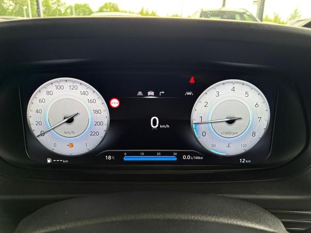 Hyundai i20 Pure 1.2 MPI / Navi PDC Hinten + Kamera Abgedunkelte Scheiben Tempomat Alu 16" 