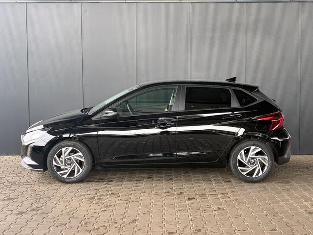 Hyundai i20 Pure 1.2 MPI / Navi PDC Hinten + Kamera Abgedunkelte Scheiben Tempomat Alu 16" 
