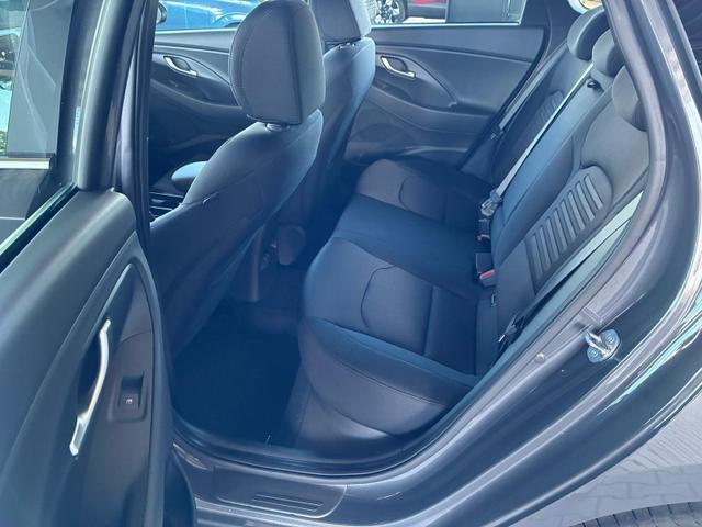 Hyundai i30 Kombi Comfort Plus 1.0 TGDI / Navi Sitz & Lenkr.Heiz. Keyless LED Alu17 