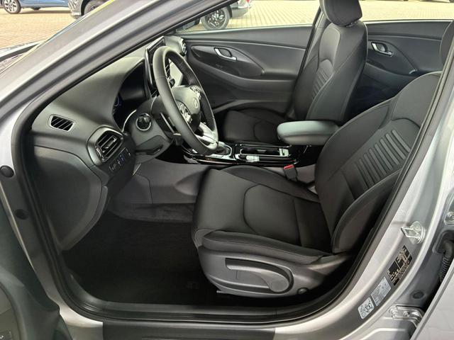 Hyundai i30 Comfort Plus 1.0 TGDI DCT / Navi ACC LED Sitz & Lenkr.Heiz PDC V&H.m.Kamera Alu 17 