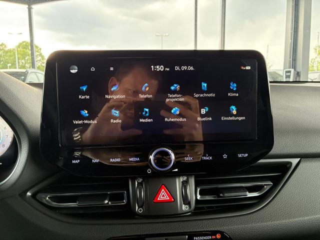 Hyundai i30 Comfort Plus 1.0 TGDI DCT / Navi ACC LED Sitz & Lenkr.Heiz PDC V&H.m.Kamera Alu 17 