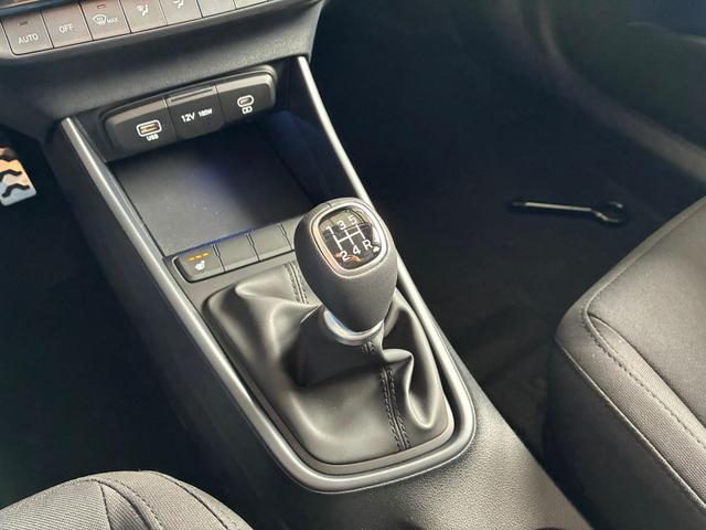 Hyundai BAYON Comfort Plus 1.2 MPI / Navi PDC m. Kamera Klimaautom./ LED Sitz & Lenkr.Heiz/ Alu16 