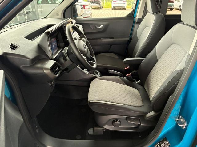 Ford Tourneo Courier Titanium 1.0 Ecoboost / PDC V&H +Kamera Shz vo AHK fest Alu 16" 