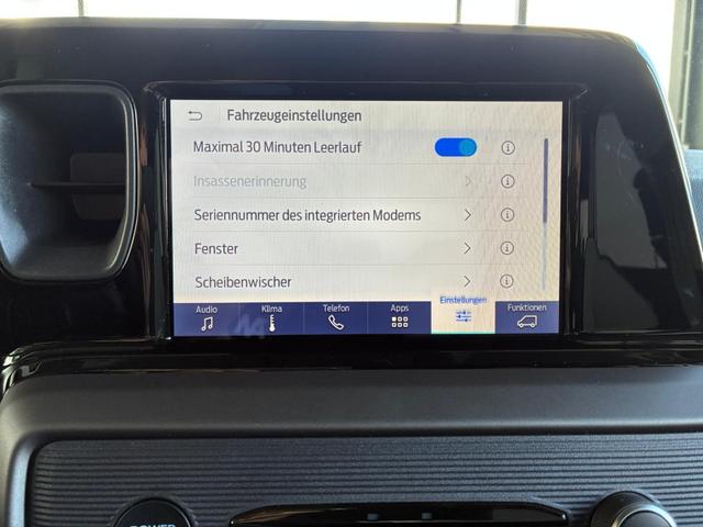 Ford Tourneo Courier Titanium 1.0 Ecoboost / PDC V&H +Kamera Shz vo AHK fest Alu 16" 