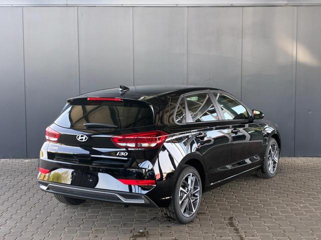 Hyundai i30 Comfort Plus 1.0 T-GDI Navi / PDC V+H mit Kamera Shz Vorne LED Alu 17'' 