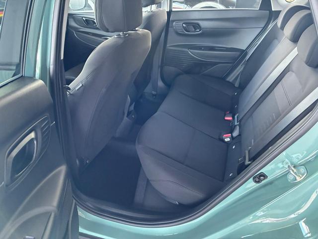 Hyundai BAYON Comfort Plus 1.2 MPI / Navi PDC m. Kamera Klimaautom./ LED Sitz & Lenkr.Heiz/ Alu16 