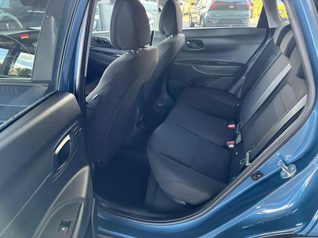 Hyundai BAYON Comfort Plus 1.2 MPI / Navi PDC m. Kamera Klimaautom./ LED Sitz & Lenkr.Heiz/ Alu16 