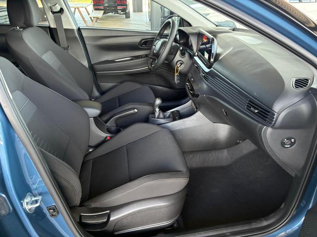 Hyundai BAYON Comfort Plus 1.2 MPI / Navi PDC m. Kamera Klimaautom./ LED Sitz & Lenkr.Heiz/ Alu16 