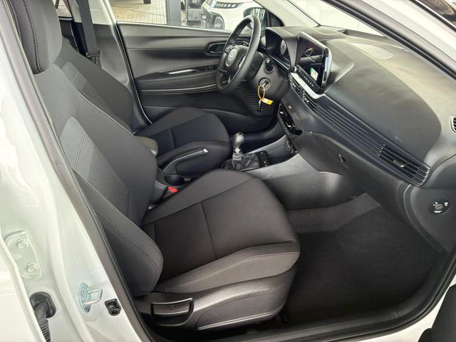 Hyundai BAYON Comfort Plus 1.2 MPI / Navi PDC m. Kamera Klimaautom./ LED Sitz & Lenkr.Heiz/ Alu16 