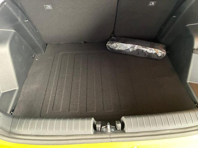 Hyundai BAYON Blackline 6MT / PDC m. Kamera Sitz & Lenkr.Heiz./ LED Privasy Alu 16" 