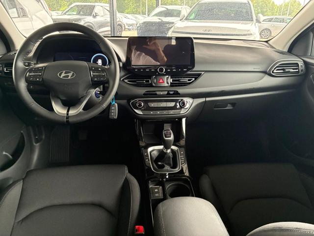 Hyundai i30 Kombi Comfort 1.5 GDI / Navi Tempomat Shz Vorne + Lenkrad heizung LED ALU 16'' 
