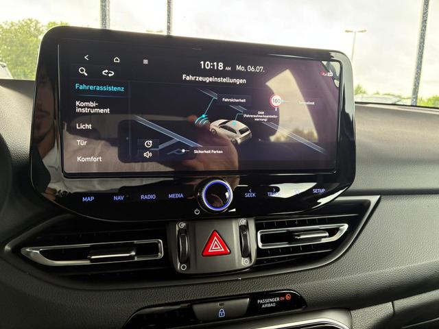 Hyundai i30 Kombi Comfort 1.5 GDI / Navi Tempomat Shz Vorne + Lenkrad heizung LED ALU 16'' 